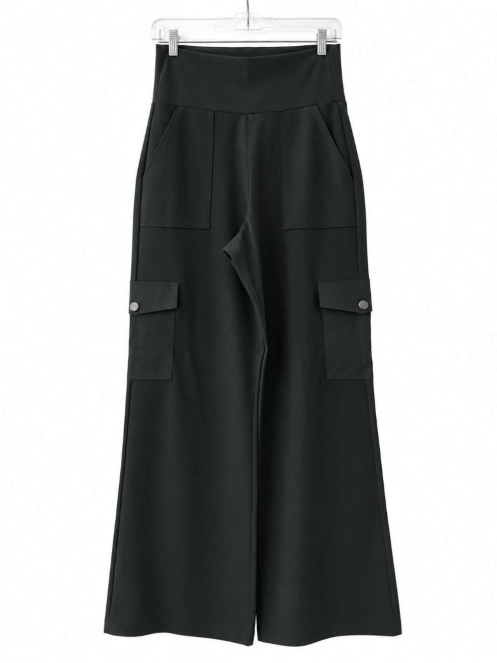 CAbi Chargo Pants Wide Leg Cargo Pants Size M NWOT Style 4742